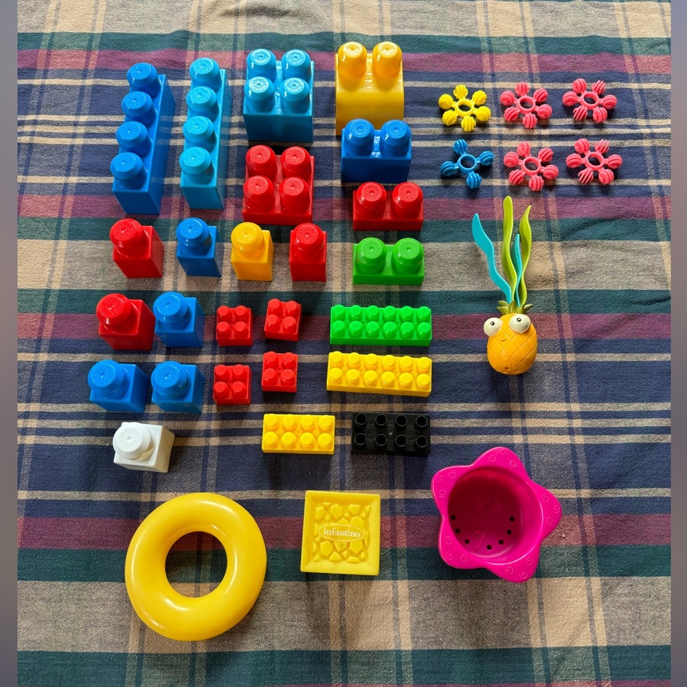 Random Lot of Kids Toys - Mega Bloks Building & others